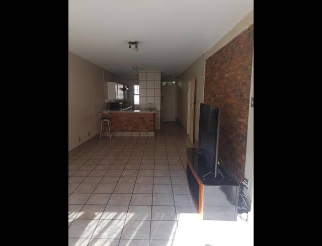 2 BEDROOM APARTMENT FOR SALE IN MALVERN EAST EXT